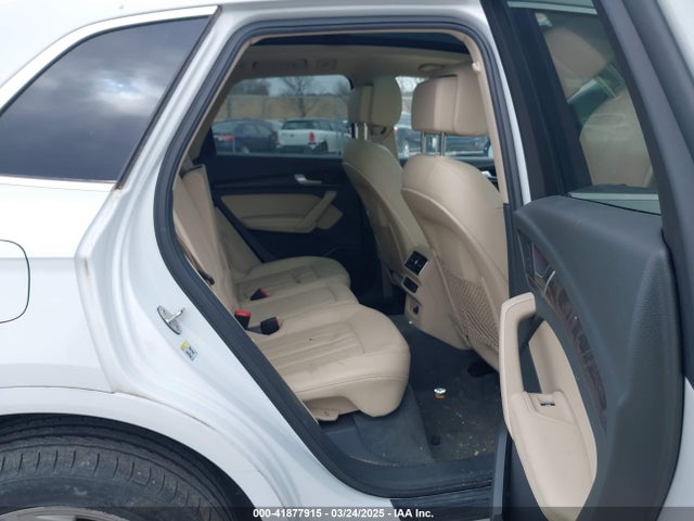 WA1CNAFY5K2057135 Audi Q5 45 Premium