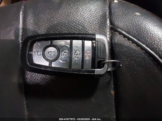 3FA6P0RU7KR217372 Ford Fusion Hybrid Titanium