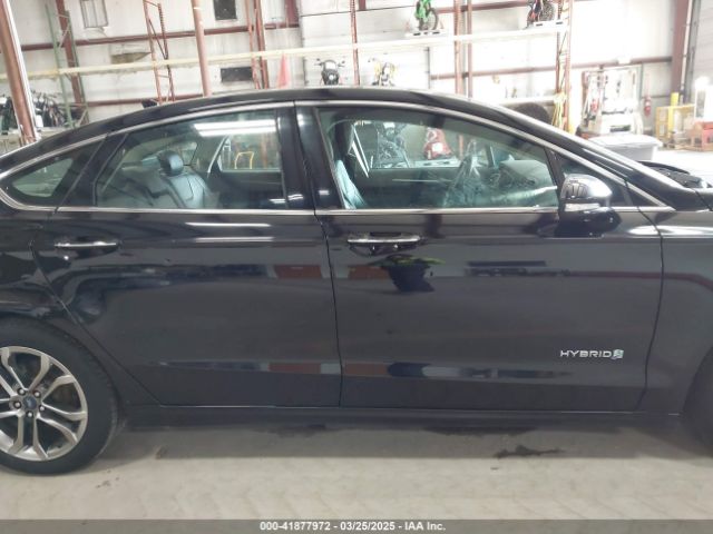 3FA6P0RU7KR217372 Ford Fusion Hybrid Titanium