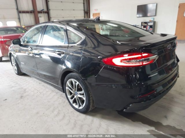 3FA6P0RU7KR217372 Ford Fusion Hybrid Titanium
