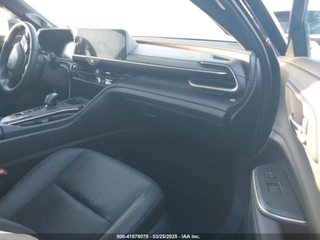 JTDAAAAF4P3011831 Toyota Crown Limited