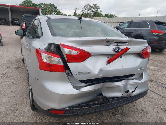 1FADP3F20EL244086 Ford FOCUS SE