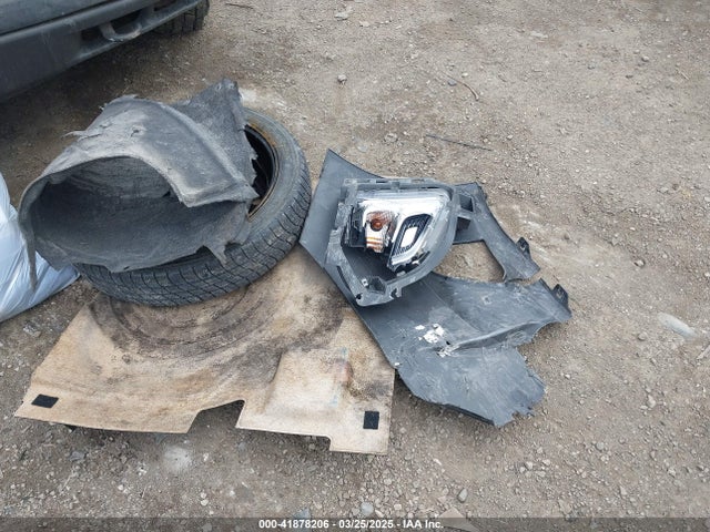 2GNAXKEXXJ6213183 Chevrolet EQUINOX LT