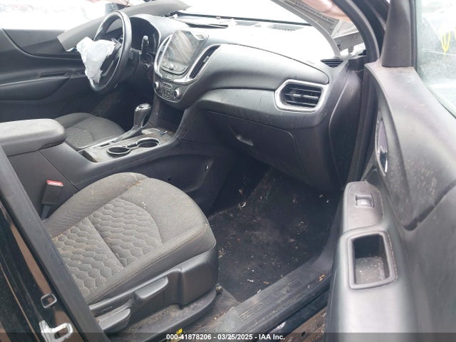 2GNAXKEXXJ6213183 Chevrolet EQUINOX LT