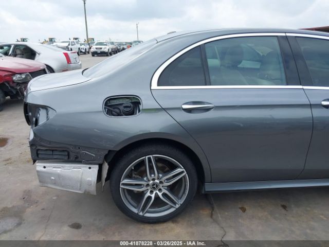 WDDZF4KB4KA489825 Mercedes-Benz E 300 4matic