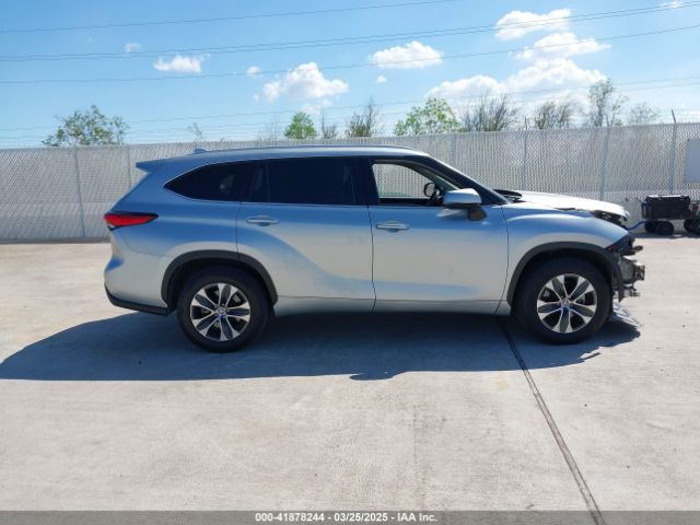 5TDGZRAHXNS128053 Toyota Highlander Xle