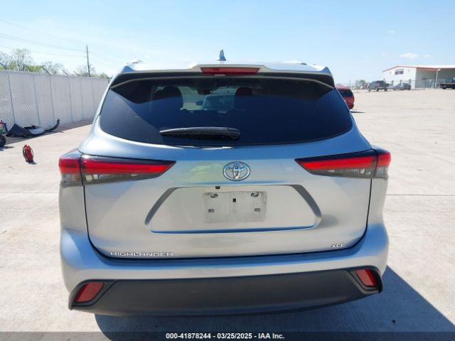 5TDGZRAHXNS128053 Toyota Highlander Xle