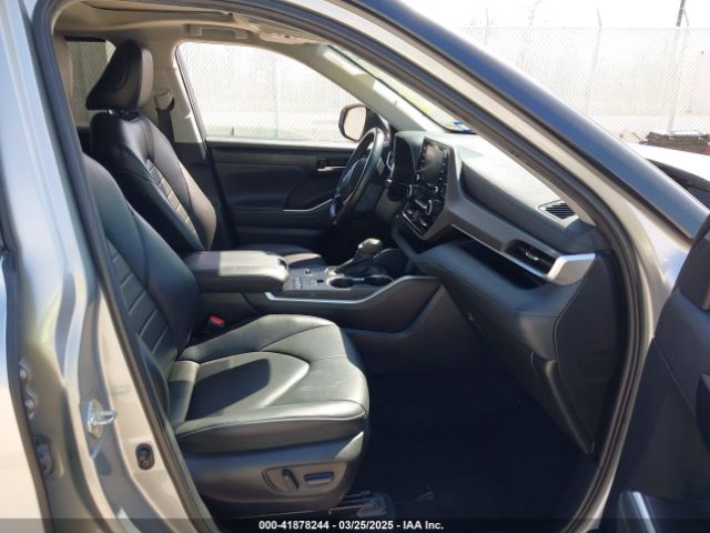 5TDGZRAHXNS128053 Toyota Highlander Xle