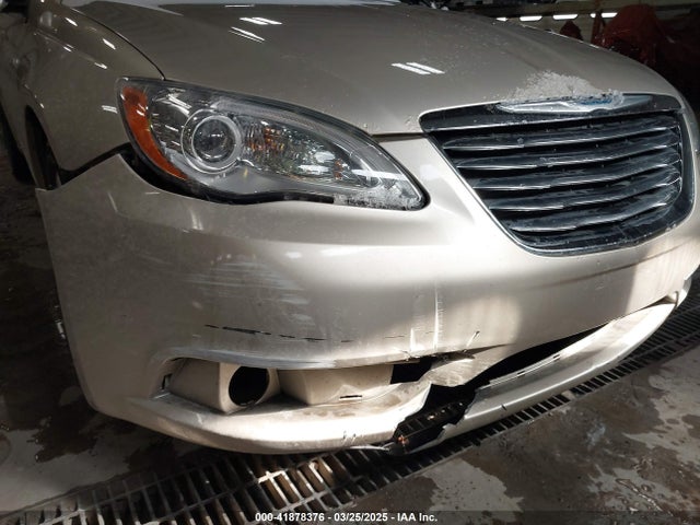 Chrysler 200 Touring 2014 1C3CCBBB8EN107990 Image 12