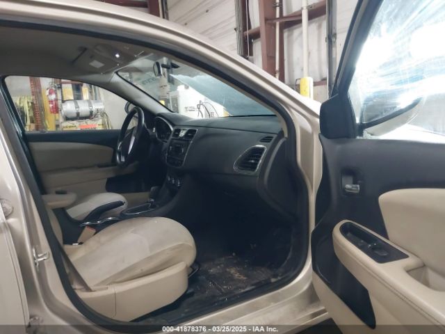 2014 CHRYSLER 200 1C3CCBBB8EN107990 Photo 4