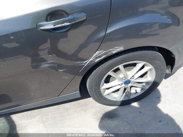 1FADP3K20FL328559 Ford FOCUS SE