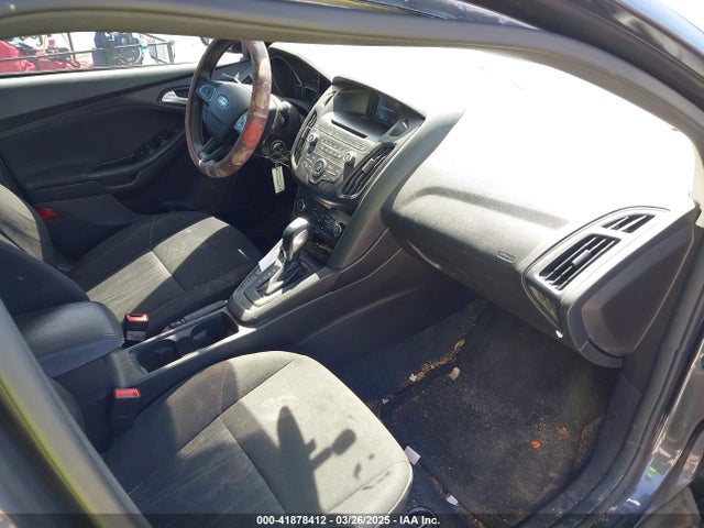 1FADP3K20FL328559 Ford FOCUS SE