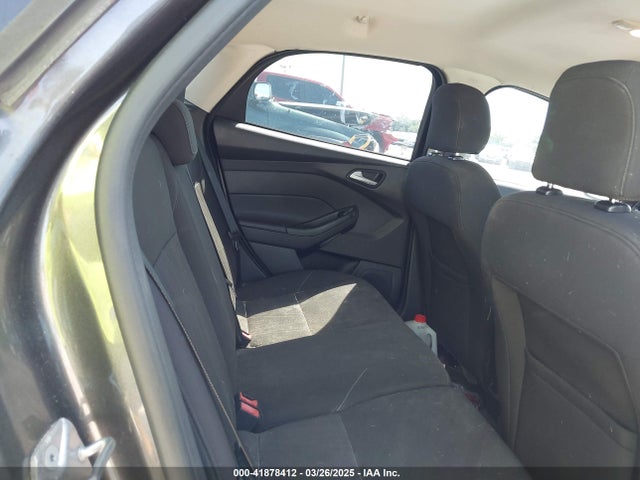 1FADP3K20FL328559 Ford FOCUS SE