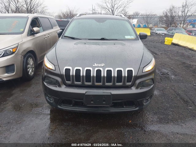 1C4PJMCB2GW318015 Jeep Cherokee Latitude