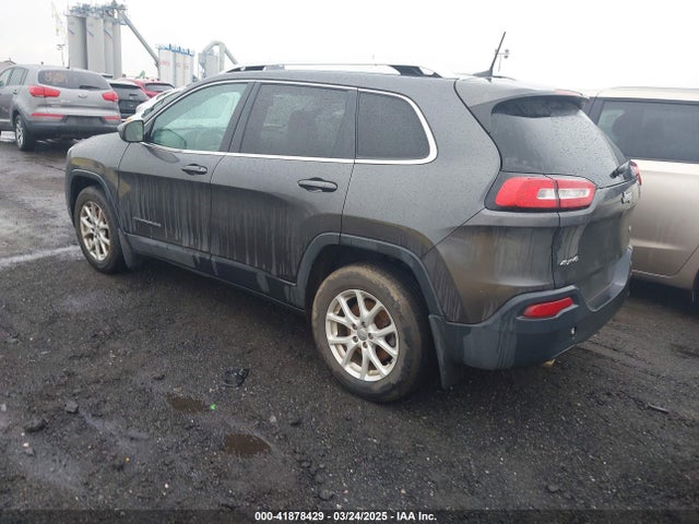 1C4PJMCB2GW318015 Jeep Cherokee Latitude