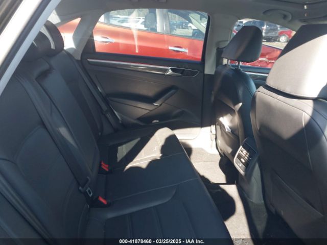 1VWBT7A30GC049027 Volkswagen Passat 1.8t Se