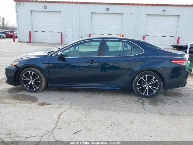 4T1B11HK1JU667277 Toyota CAMRY SE