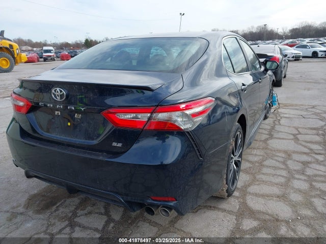 4T1B11HK1JU667277 Toyota CAMRY SE