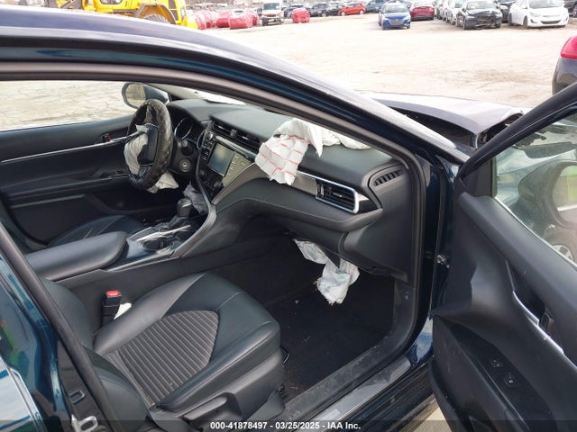 4T1B11HK1JU667277 Toyota CAMRY SE