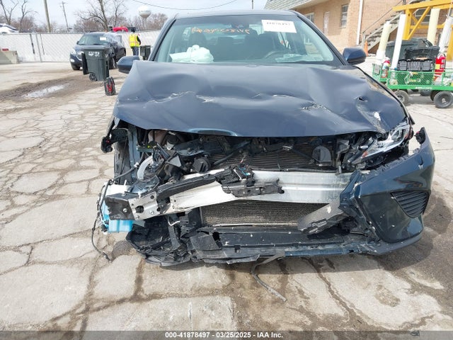 4T1B11HK1JU667277 Toyota CAMRY SE