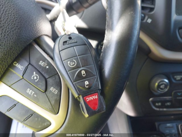 1C4PJMCS3FW775978 Jeep Cherokee Latitude Altitude