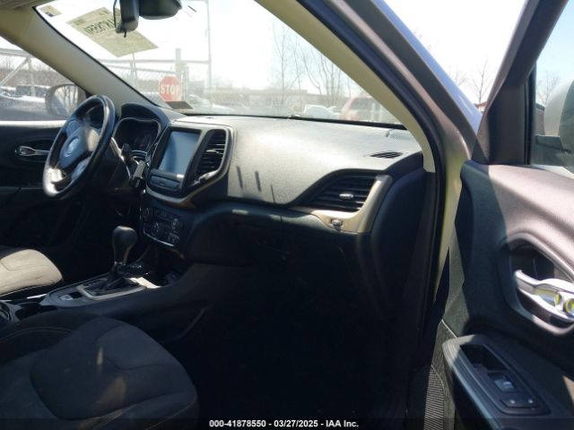 1C4PJMCS3FW775978 Jeep Cherokee Latitude Altitude