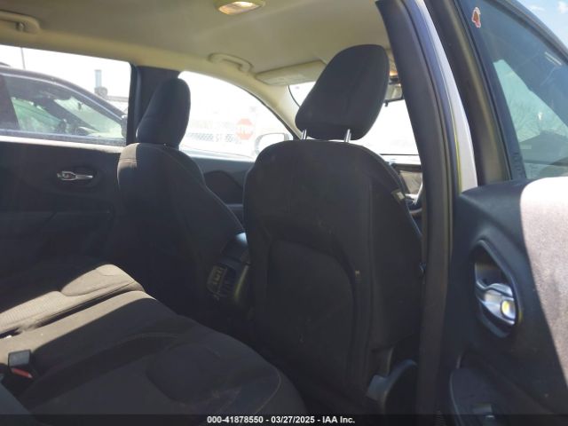 1C4PJMCS3FW775978 Jeep Cherokee Latitude Altitude