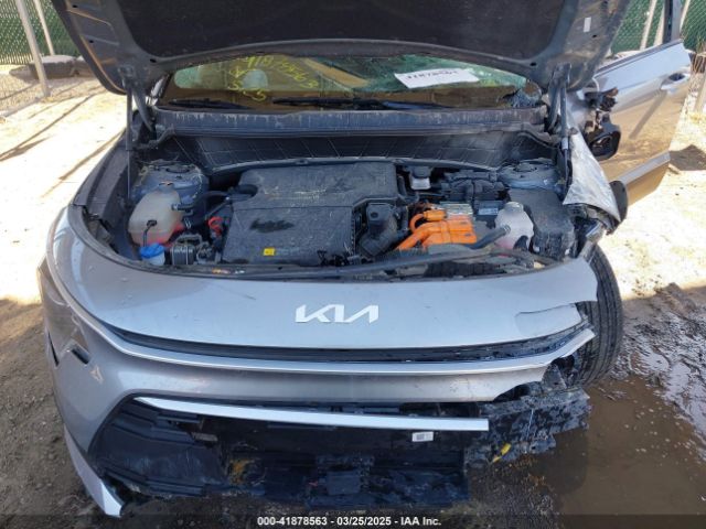 KNDCR3LE2P5054490 KIA NIRO EX