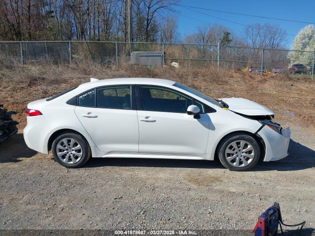 JTDEPRAE8LJ103827 Toyota COROLLA LE