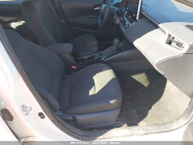JTDEPRAE8LJ103827 Toyota COROLLA LE