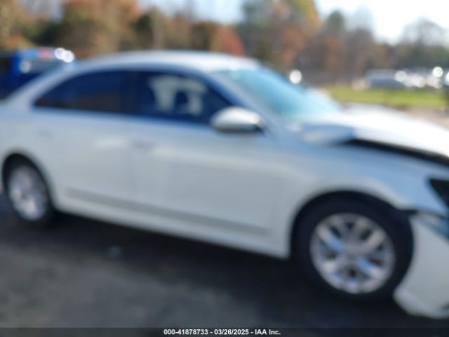 1VWAT7A3XHC003198 Volkswagen Passat 1.8t S