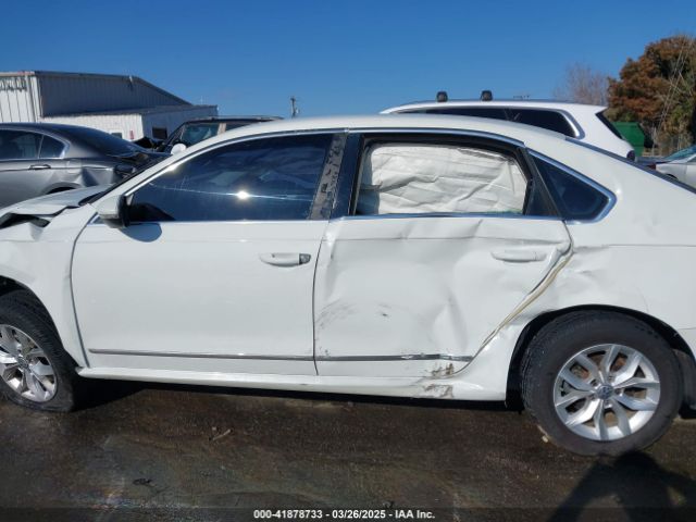 1VWAT7A3XHC003198 Volkswagen Passat 1.8t S