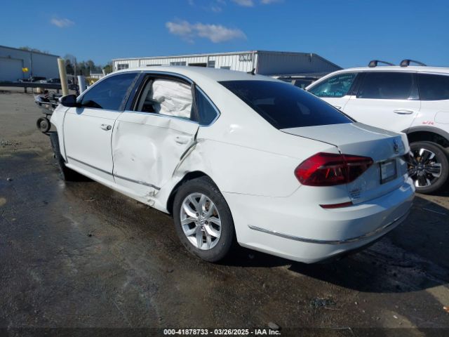 1VWAT7A3XHC003198 Volkswagen Passat 1.8t S