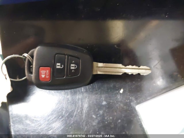 JTMBFREV2ED082264 Toyota RAV4 LE