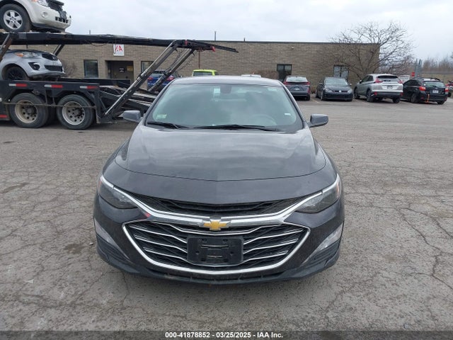 1G1ZD5ST7NF130077 Chevrolet Malibu Fwd Lt