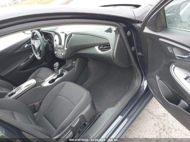 1G1ZD5ST7NF130077 Chevrolet Malibu Fwd Lt