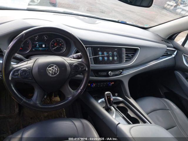 5GAEVAKW5JJ176912 Buick Enclave Essence
