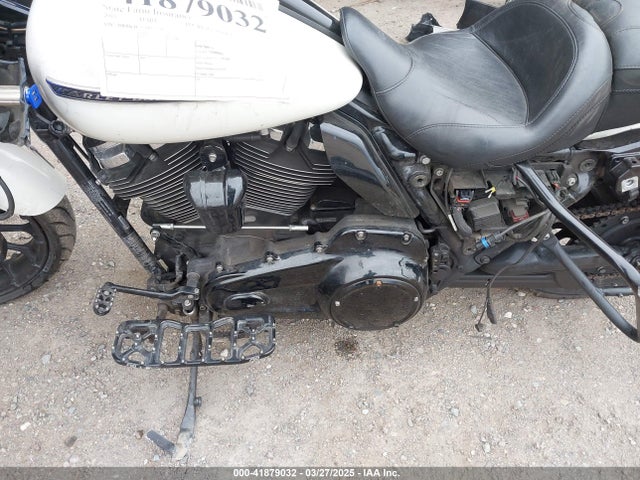 2018 HARLEY-DAVIDSON FLTRXS 1HD1KTC36JB657234 Photo 8