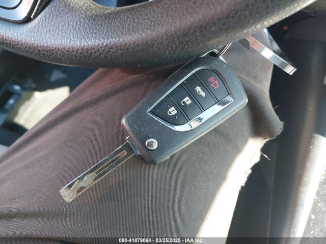 JTDEPRAE3LJ091554 Toyota COROLLA LE