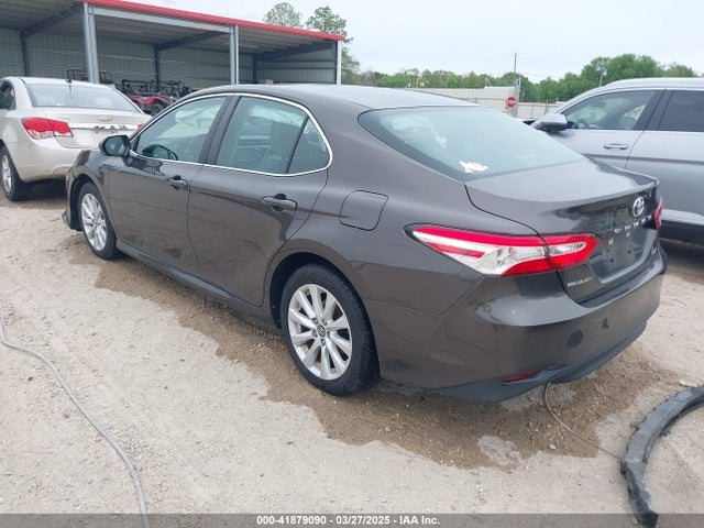 4T1B11HK1JU675928 Toyota CAMRY LE
