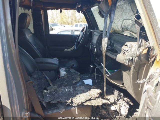 1C4HJWEG3EL306155 Jeep Wrangler Unlimited Sahara