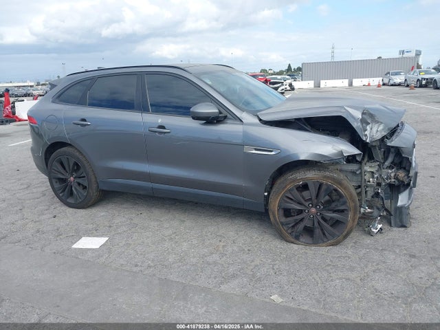 SADCJ2GX7JA287085 Jaguar F-pace 30t Premium