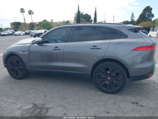 SADCJ2GX7JA287085 Jaguar F-pace 30t Premium