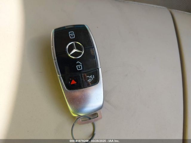 WDDUG8DBXJA368324 Mercedes-Benz S 560