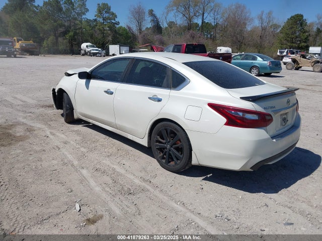 1N4AL3AP1HC280813 Nissan Altima 2.5 Sr