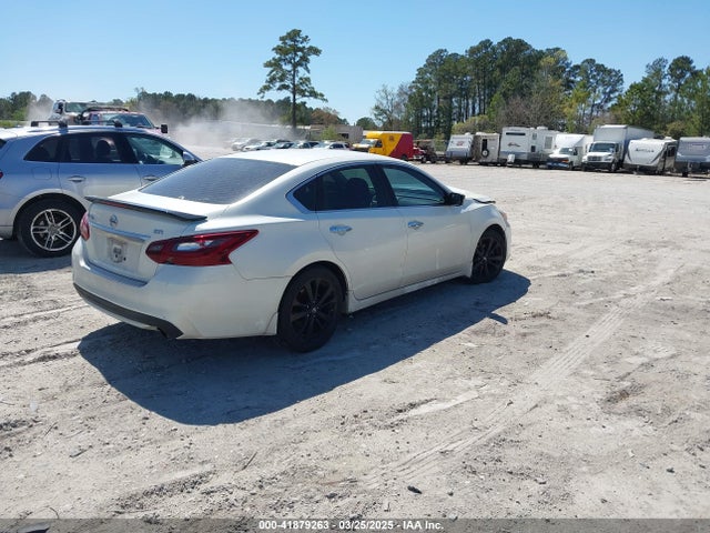 1N4AL3AP1HC280813 Nissan Altima 2.5 Sr