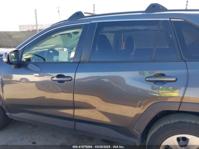 JTMG1RFV3KD025974 Toyota RAV4 LE