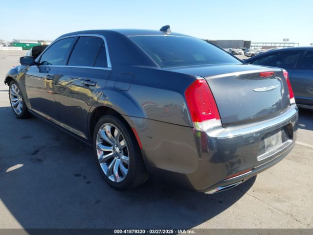 2017 CHRYSLER 300 2C3CCAAG6HH607618 Photo 2