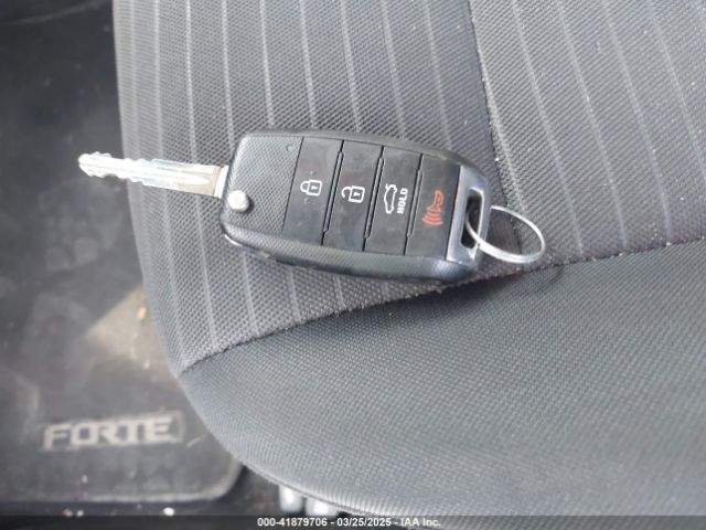 3KPFL4A79JE199885 KIA FORTE LX