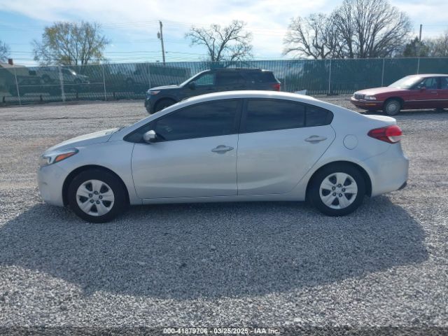 3KPFL4A79JE199885 KIA FORTE LX